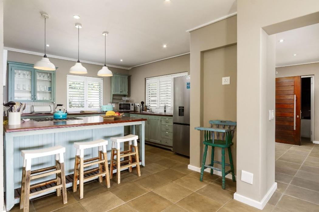 Villa Misty Cliffs Скарбъро Екстериор снимка